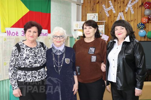 Презентация фотокниги «Из истории не близких времён», 2023 г. Фото службы новостей «СП»