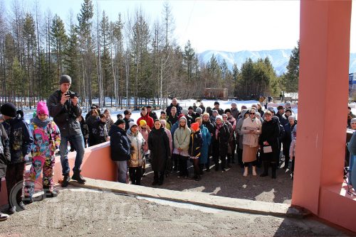 Открытие мемориальной доски Дмитрию Лагунову. Куанда, март 2023 г. Фото Татьяны Шарковой.