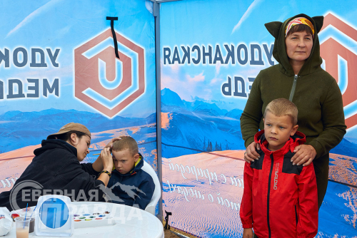 Инклюзивный фестиваль «Паруса духа» на озере Люксюгун, 4 августа 2024 г. Фото Екатерины Поздеевой и службы новостей «СП»