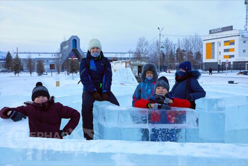 Открытие ледового городка, Новая Чара, декабрь 2022 г. Фото пресс-службы компании «Удоканская медь»