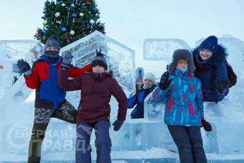 Открытие ледового городка, Новая Чара, декабрь 2022 г. Фото пресс-службы компании «Удоканская медь»