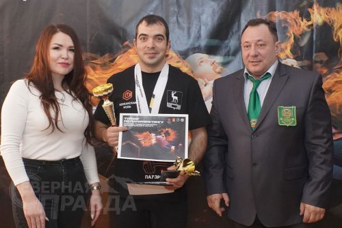 Турнир по пауэрлифтингу, Новая Чара, декабрь 2022 г. Фото Екатерины Поздеевой