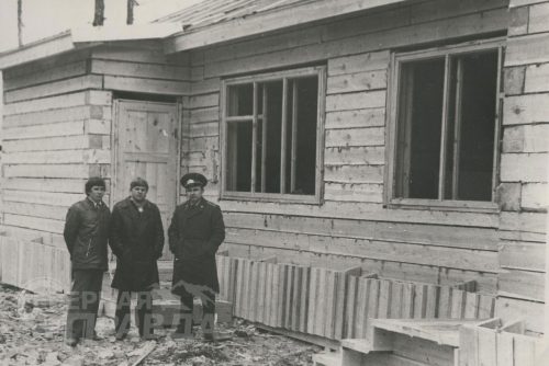 Строится школа, архитектор Бондарь. Куанда, 1981 г. Фото предоставлено Татьяной Шарковой