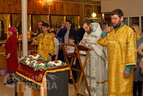 Торжественное пасхальное богослужение, храм апостола Андрея Первозванного, 20 апреля 2025 г. Фото службы новостей «СП»