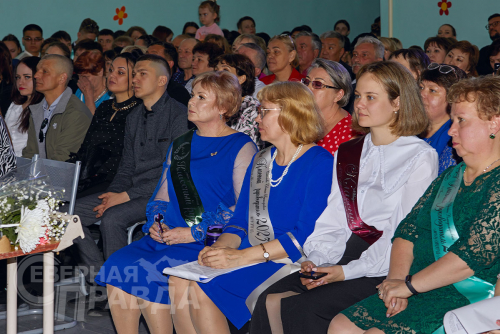 Последний звонок 2023. Фото Александра Савченко, Екатерины Поздеевой, а также предоставлены школами округа