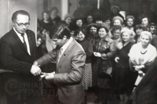 5 октября 1984 года. Торжественное открытие первой выставки филиала Читинского областного краеведческого музея на БАМе в управлении строительства «БАМстройпуть». Фото из архивов Каларского музея
