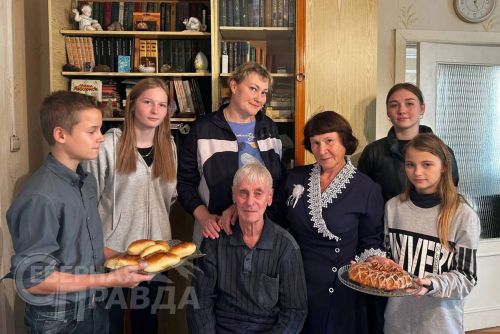 Школьники-волонтёры. Фото Ирины Зиминой