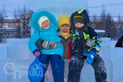 Открытие ледового городка 8 декабря 2024 в Новой Чаре. Фото Екатерины Поздеевой