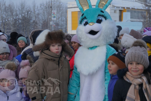 Открытие ледового городка 8 декабря 2024 в Новой Чаре. Фото Екатерины Поздеевой