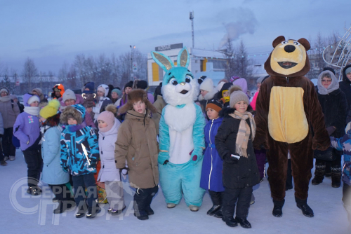 Открытие ледового городка 8 декабря 2024 в Новой Чаре. Фото Екатерины Поздеевой