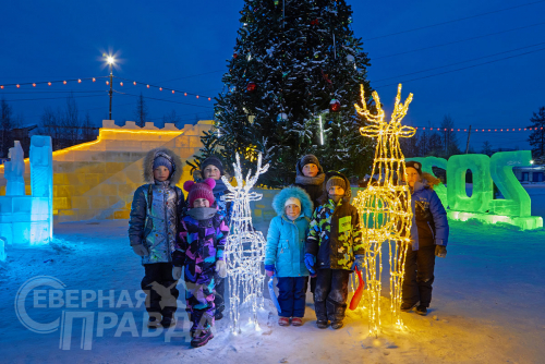 Открытие ледового городка 8 декабря 2024 в Новой Чаре. Фото Екатерины Поздеевой