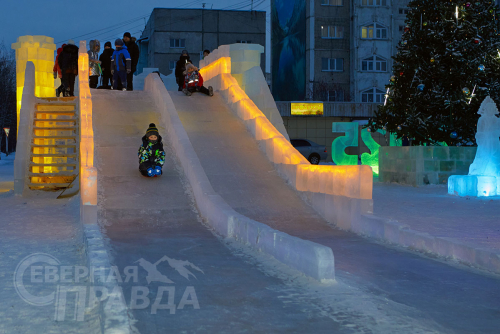 Открытие ледового городка 8 декабря 2024 в Новой Чаре. Фото Екатерины Поздеевой