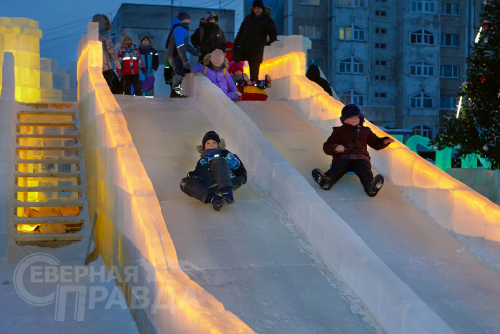 Открытие ледового городка 8 декабря 2024 в Новой Чаре. Фото Екатерины Поздеевой