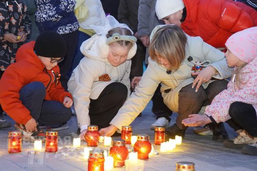 Акция «Свеча Памяти», 9 мая 2025 г. Фото службы новостей «СП» и Екатерины Поздеевой