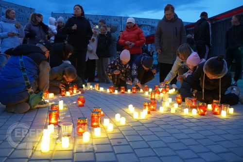 Акция «Свеча Памяти», 9 мая 2025 г. Фото службы новостей «СП» и Екатерины Поздеевой