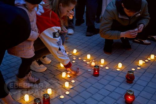 Акция «Свеча Памяти», 9 мая 2025 г. Фото службы новостей «СП» и Екатерины Поздеевой