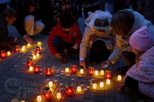 Акция «Свеча Памяти», 9 мая 2025 г. Фото службы новостей «СП» и Екатерины Поздеевой