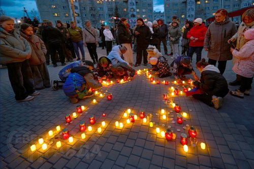 Акция «Свеча Памяти», 9 мая 2025 г. Фото службы новостей «СП» и Екатерины Поздеевой