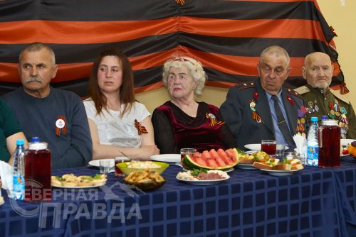 Встреча главы округа с детьми войны и тружениками тыла, 8 мая 2025 г. Фото службы новостей «СП».