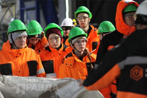 Студенты Забайкальского горного колледжа имени М. И. Агошкова в Каларском округе. Фото службы новостей «СП»