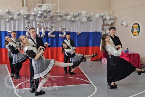 Последний звонок, Икабья, 24 мая 2025 г. Фото службы новостей «СП»