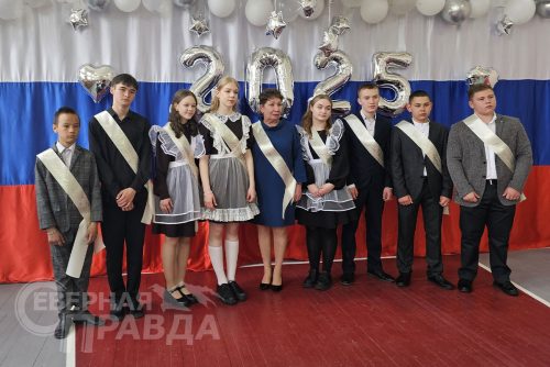 Последний звонок, Икабья, 24 мая 2025 г. Фото службы новостей «СП»