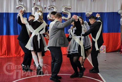 Последний звонок, Икабья, 24 мая 2025 г. Фото службы новостей «СП»
