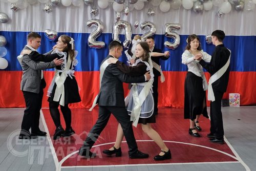 Последний звонок, Икабья, 24 мая 2025 г. Фото службы новостей «СП»