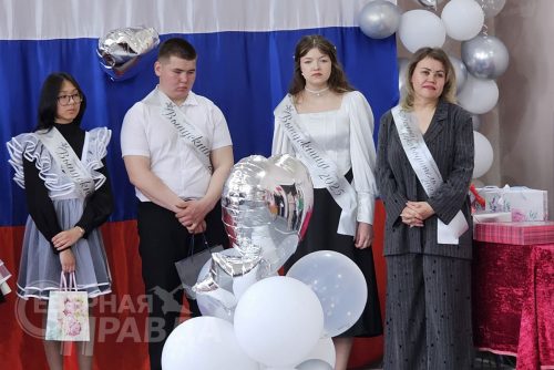 Последний звонок, Икабья, 24 мая 2025 г. Фото службы новостей «СП»