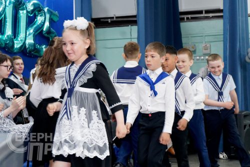 Последний звонок, Новая Чара, 24 мая 2025 г. Фото Екатерины Поздеевой