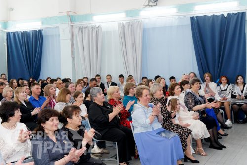 Последний звонок, Новая Чара, 24 мая 2025 г. Фото Екатерины Поздеевой