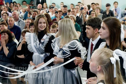 Последний звонок, Новая Чара, 24 мая 2025 г. Фото Екатерины Поздеевой