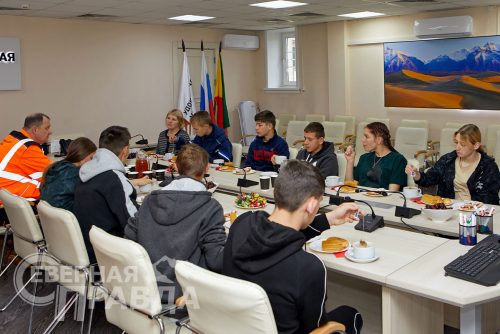 Программа «Правильные каникулы» для воспитанников «Подсолнуха» – Урульгинского центра помощи детям, оставшимся без попечения родителей. Фото службы новостей «СП»