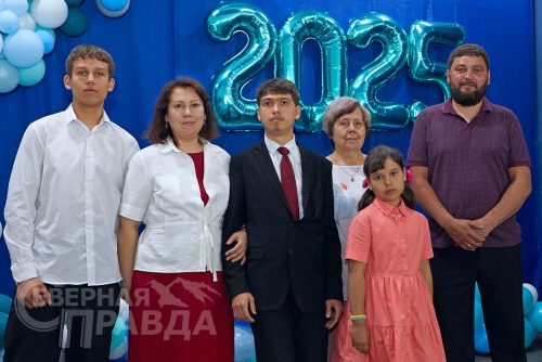 Выпускной 2025. Новая Чара. Фото Екатерины Поздеевой и Александра Савченко