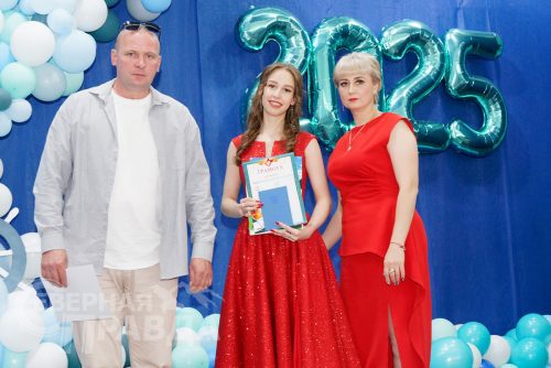 Выпускной 2025. Новая Чара. Фото Екатерины Поздеевой и Александра Савченко