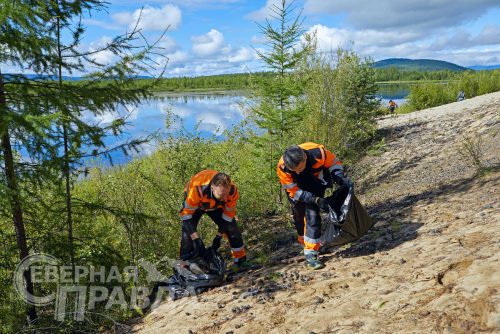 Экологическая акция по уборке мусора, 9 августа 2025 г. Фото службы новостей «СП»
