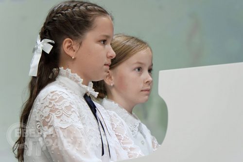 Праздничный концерт к 25-летию преподавательской и творческой деятельности Олеси Анатольевны Беляевой. Новочарская ДШИ, 25 октября 2025 г. Фото Екатерины Поздеевой