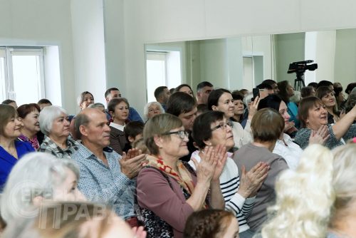 Праздничный концерт к 25-летию преподавательской и творческой деятельности Олеси Анатольевны Беляевой. Новочарская ДШИ, 25 октября 2025 г. Фото Екатерины Поздеевой