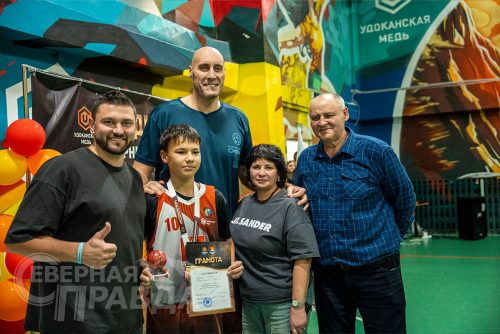 Баскетбольный турнир «Медный мяч» на кубок «Удоканской меди». 31 октября - 1 ноября 2025 г. Фото службы новостей «СП»
