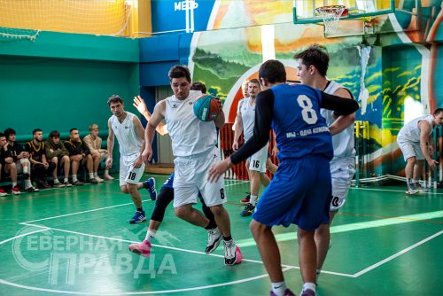 Баскетбольный турнир «Медный мяч» на кубок «Удоканской меди». 31 октября - 1 ноября 2025 г. Фото службы новостей «СП»