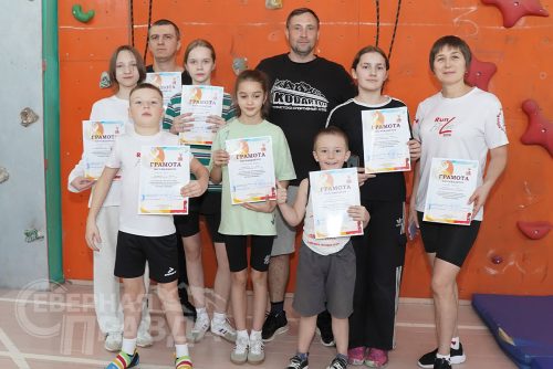 Соревнования «Точка отрыва», призёры и победители. Новочарская СОШ № 2, ноябрь 2025 г. Фото Екатерины Поздеевой