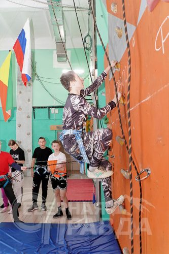 Соревнования «Точка отрыва». Новочарская СОШ № 2, ноябрь 2025 г. Фото Екатерины Поздеевой