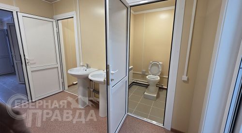 Открытие раздевалки для хоккеистов. Новая Чара, ноябрь 2025 г. Фото службы новостей «СП»