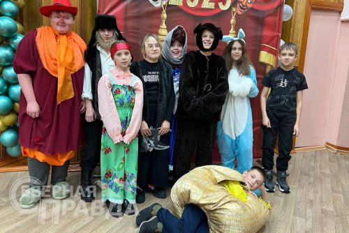 Конкурс школьных театральных постановок. Куанда, декабрь 2025 г. Фото Татьяны Шарковой