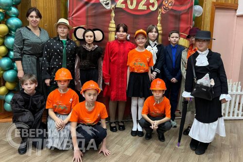 Конкурс школьных театральных постановок. Куанда, декабрь 2025 г. Фото Татьяны Шарковой