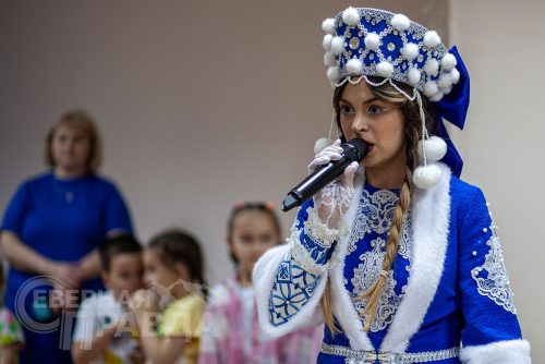 Новогодний утренник театра кукол «Тридевятое царство». Каларский округ, декабрь 2025 г. Фото службы новостей «СП»