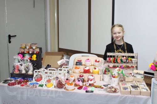 Ярмарка изделий ручной работы. Декабрь 2025 г. Фото Евгения Паздникова