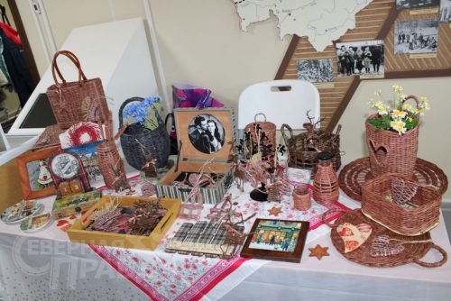 Ярмарка изделий ручной работы. Декабрь 2025 г. Фото Евгения Паздникова