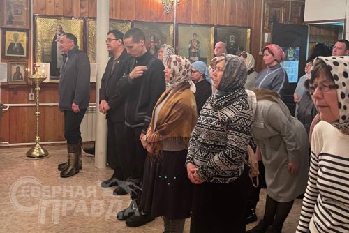 Рождественское богослужение. Храм Святого апостола Андрея Первозванного в Новой Чаре, ночь с 6 на 7 января 2026 года. Фото службы новостей «СП»