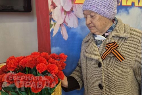 Патриотическая акция «Красная гвоздика». Новочарская библиотека, 22 апреля - 6 мая 2026 г. Фото Татьяны Воловьевой